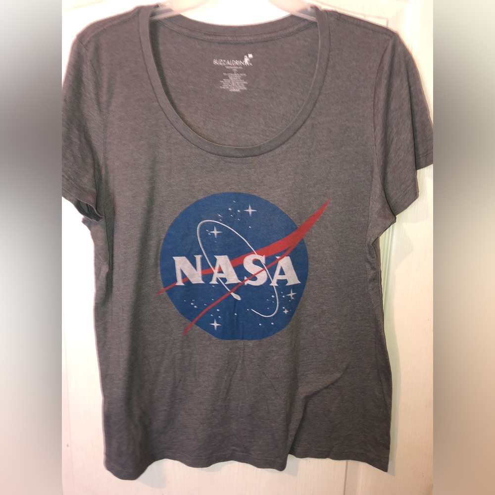 Vintage NASA grey women’s shirt 2XL. Preowned l. “As is”